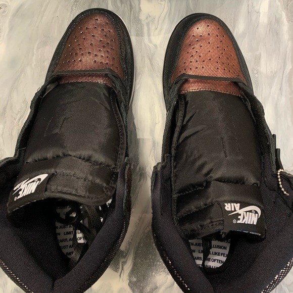 NIKE Women’s Air Jordan 1 HI OG FEARLESS - Picture 7 of 8